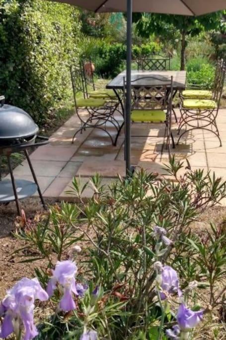 Spacieuse Villa Avec Jardin A Deux Pas Du Centre Aups Luaran gambar